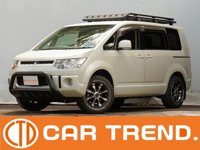 Mitsubishi DELICA D:5 2017 — фото автомобиля 1