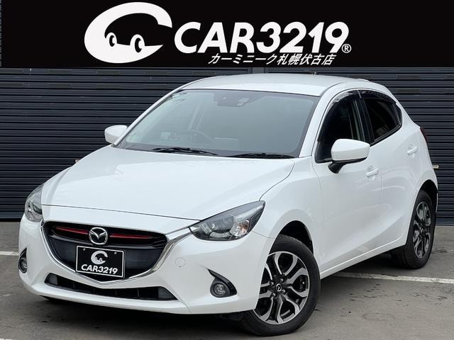 Mazda DEMIO 2015 — фото автомобиля 1