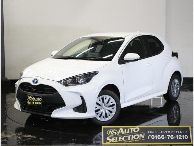 Toyota YARIS 2024 — фото автомобиля 1