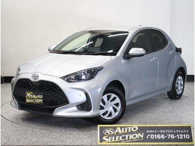 Toyota YARIS 2024 — фото автомобиля 1