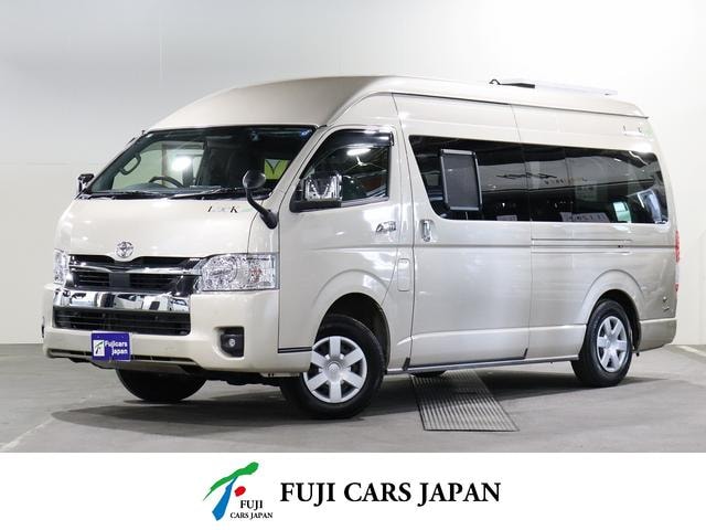 Toyota HIACE VAN 2024 — фото автомобиля