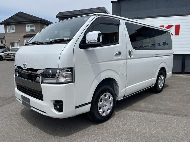 Toyota HIACE VAN 2026 — фото автомобиля 1