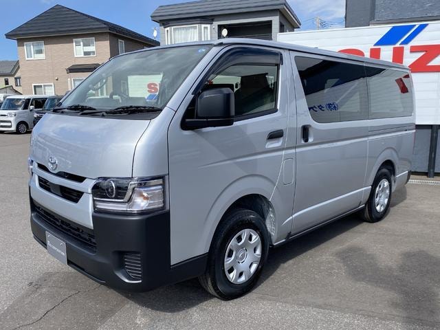 Toyota HIACE VAN 2026 — фото автомобиля
