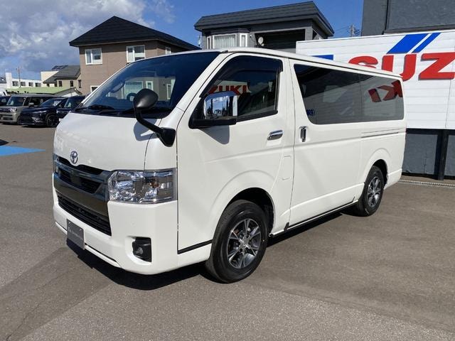 Toyota HIACE VAN 2025 — фото автомобиля