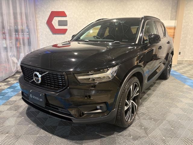 Volvo XC40 2018 — фото автомобиля 1