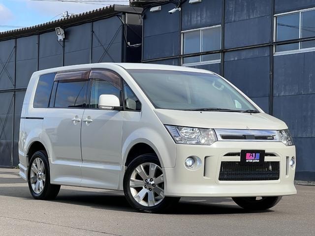 Mitsubishi DELICA D:5 2008 — фото автомобиля 1