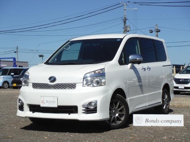 Toyota VOXY 2014 — фото автомобиля 1