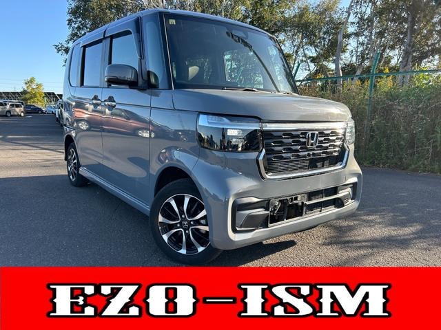 Honda N-BOX CUSTOM 2023 — фото автомобиля 1