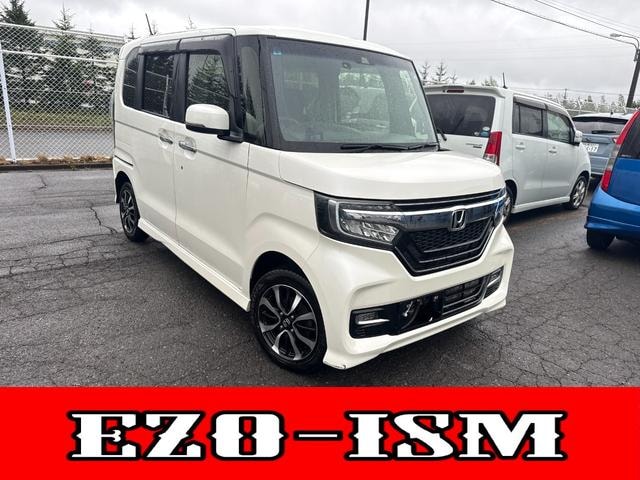 Honda N-BOX CUSTOM 2017 — фото автомобиля 1