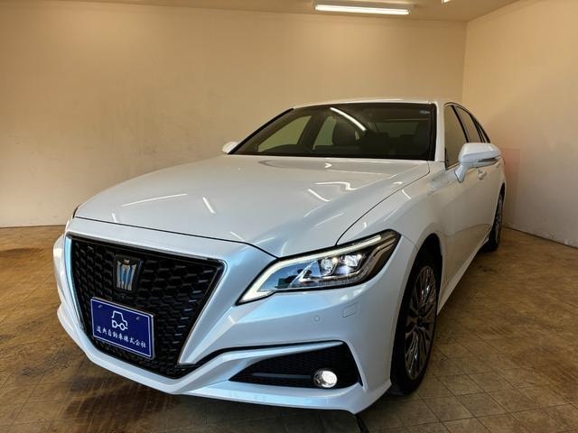 Toyota CROWN HYBRID 2021 — фото автомобиля