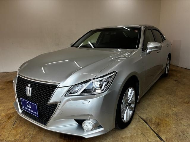 Toyota CROWN 2013 — фото автомобиля 1