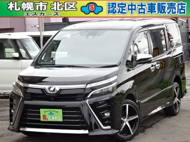 Toyota VOXY 2017 — фото автомобиля 1