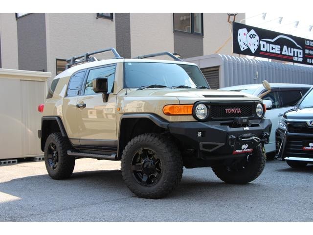 Toyota FJ CRUISER 2012 — фото автомобиля