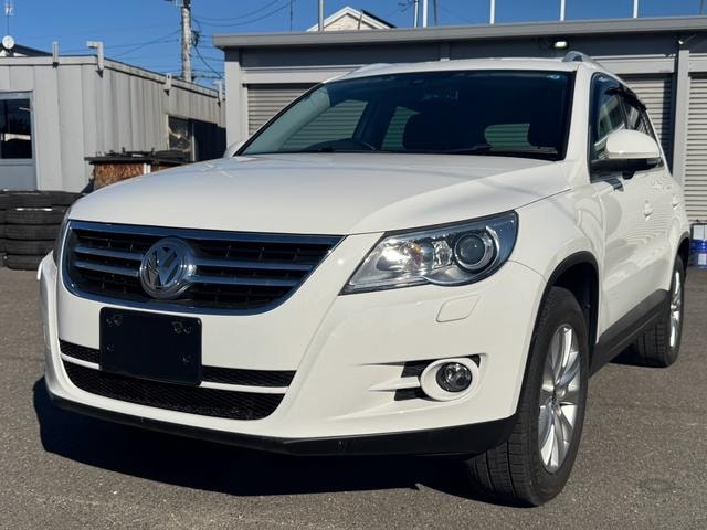 Volkswagen TIGUAN 2010 — фото автомобиля