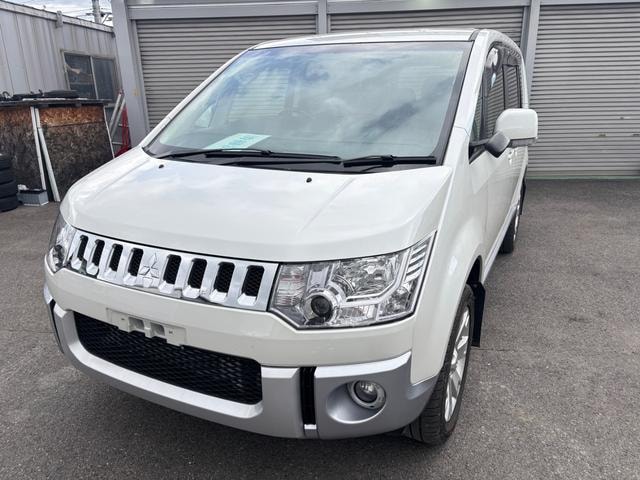 Mitsubishi DELICA D:5 2015 — фото автомобиля 1