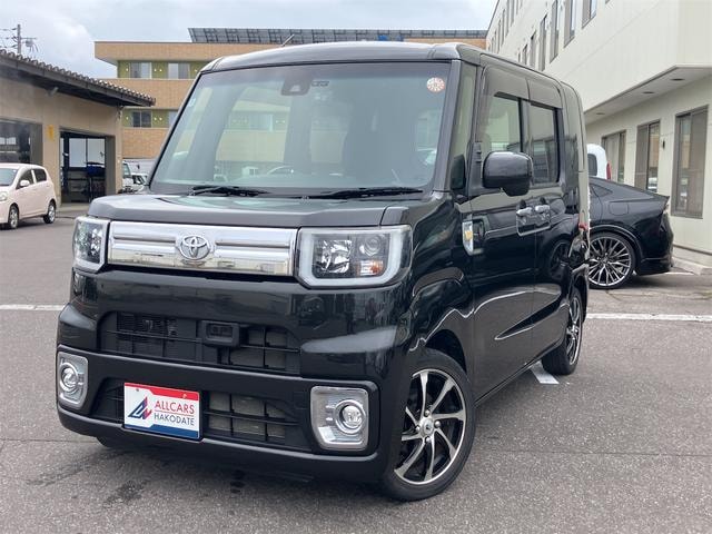 Toyota PIXIS MEGA 2016 — фото автомобиля 1