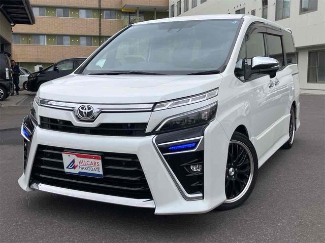 Toyota VOXY 2021 — фото автомобиля 1