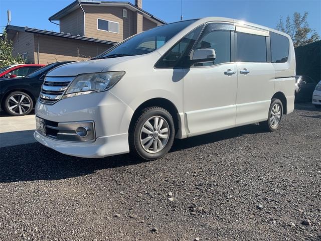 Nissan SERENA 2013 — фото автомобиля 1