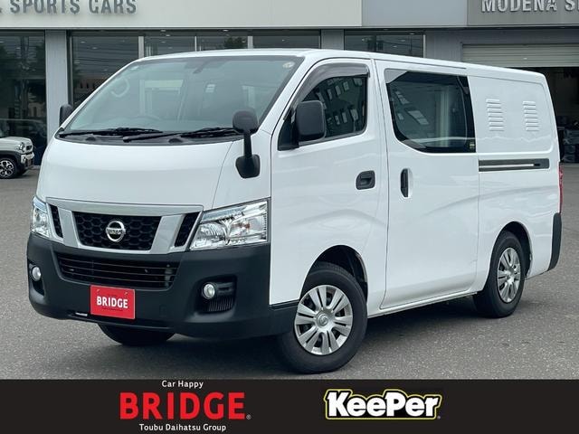 Nissan NV350CARAVAN VAN 2016 — фото автомобиля 1