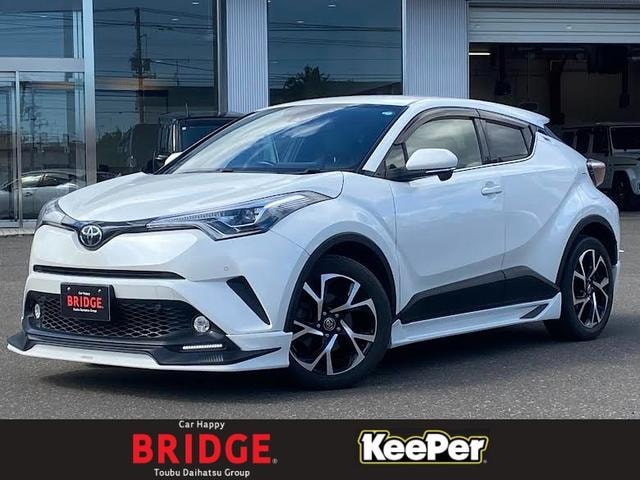 Toyota C-HR 2017 — фото автомобиля