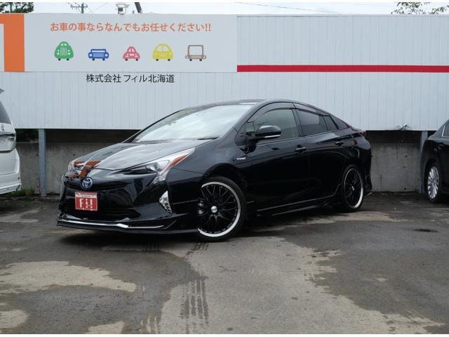 Toyota PRIUS 2015 — фото автомобиля 1