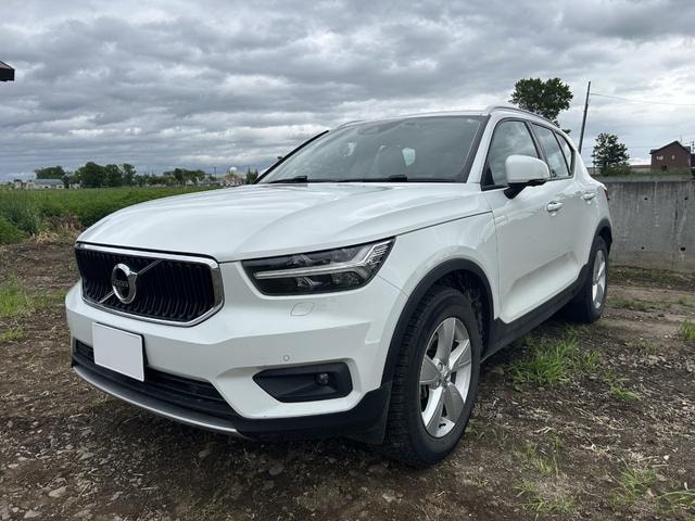 Volvo XC40 2020 — фото автомобиля 1