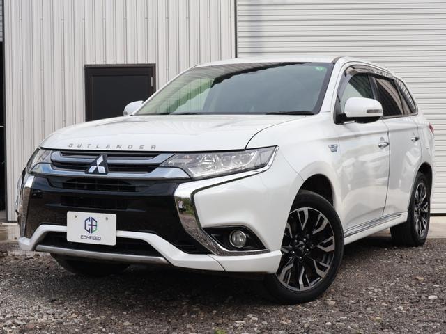 Mitsubishi OUTLANDER PHEV 2015 — фото автомобиля 1