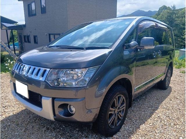Mitsubishi DELICA D:5 2013 — фото автомобиля 1