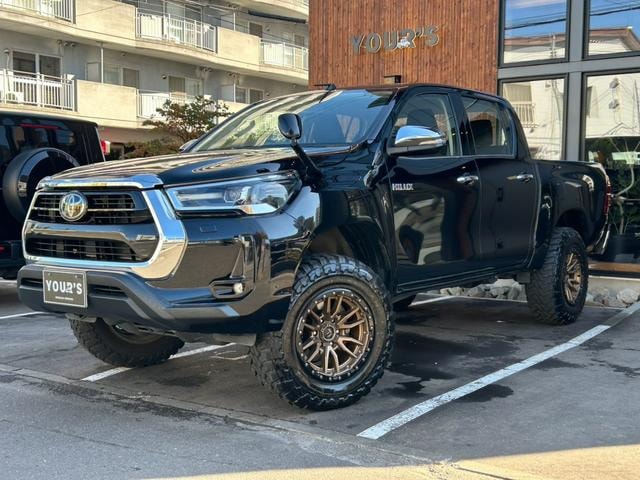 Toyota HILUX 2023 — фото автомобиля