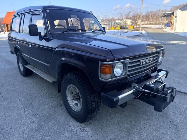 Toyota LAND CRUISER 60 1984 — фото автомобиля