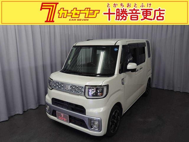 Daihatsu WAKE 2015 — фото автомобиля
