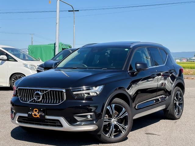 Volvo XC40 2019 — фото автомобиля 1