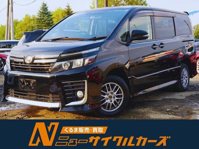 Toyota VOXY 2014 — фото автомобиля 1