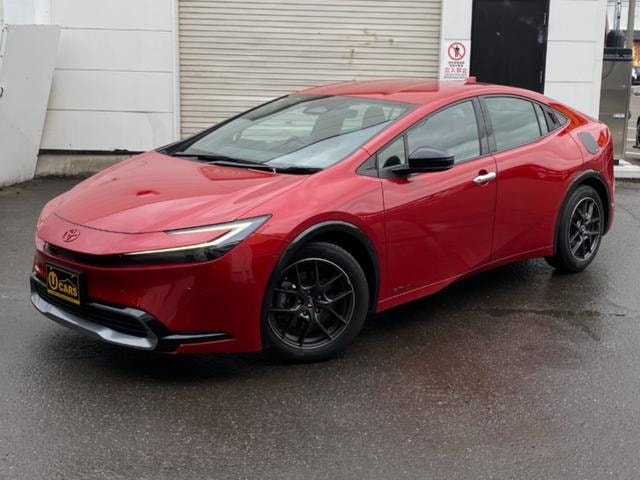 Toyota PRIUS 2023 — фото автомобиля 1
