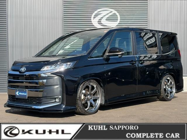 Toyota NOAH 2023 — фото автомобиля 1