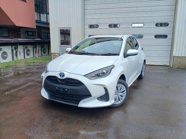Toyota YARIS 2024 — фото автомобиля 1