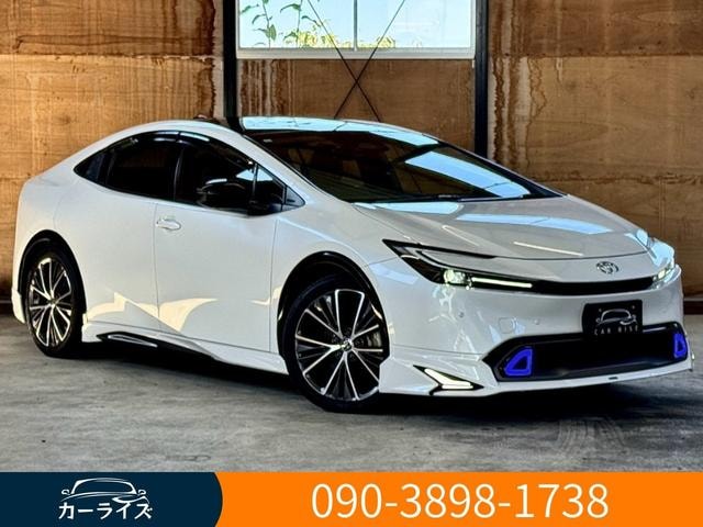 Toyota PRIUS 2023 — фото автомобиля 1