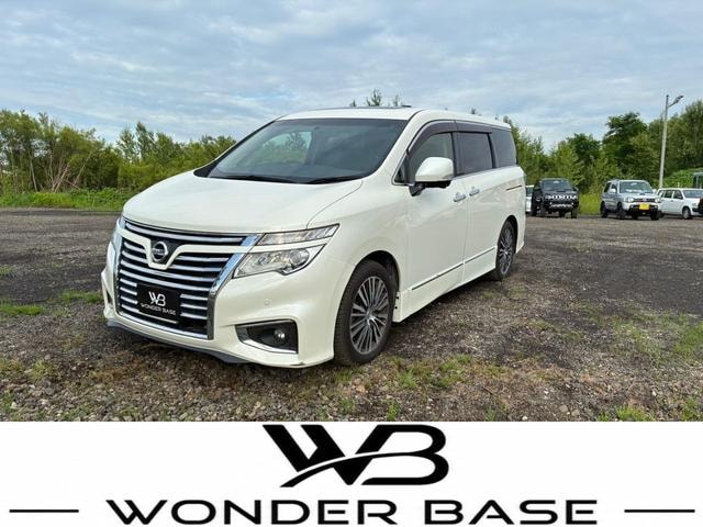 Nissan ELGRAND 2015 — фото автомобиля 1