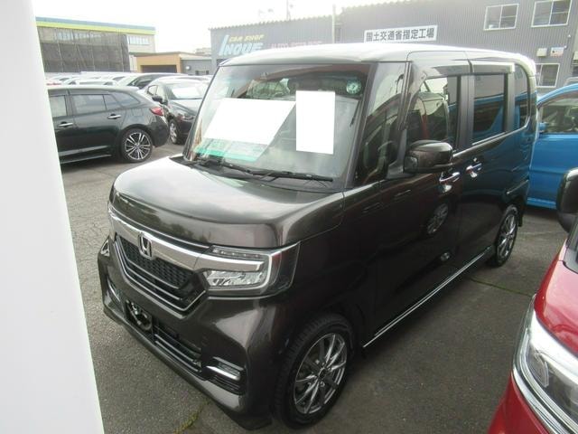 Honda N-BOX CUSTOM 2018 — фото автомобиля 1