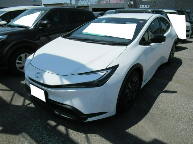 Toyota PRIUS 2024 — фото автомобиля 1