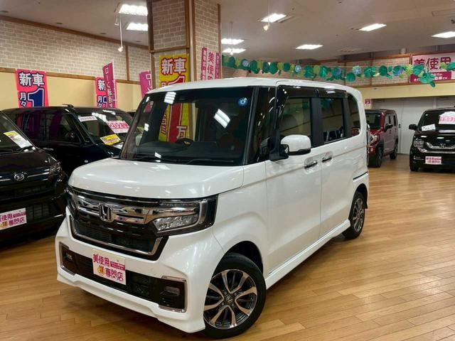 Honda N-BOX CUSTOM 2023 — фото автомобиля 1