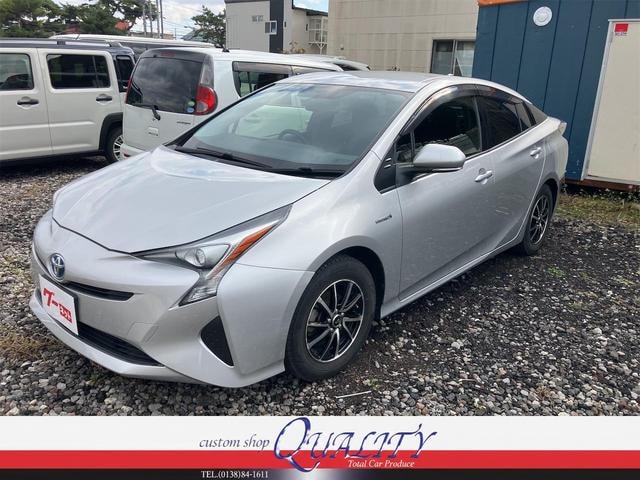 Toyota PRIUS 2016 — фото автомобиля 1
