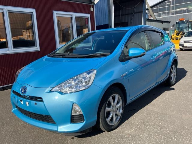 Toyota AQUA 2014 — фото автомобиля 1