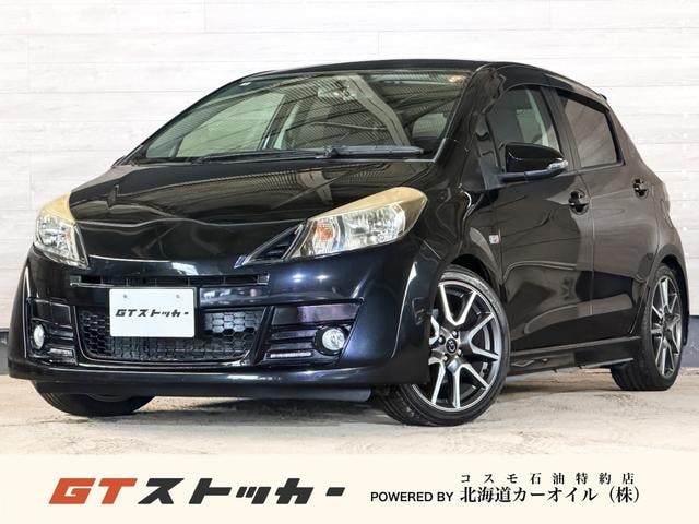 Toyota VITZ 2012 — фото автомобиля 1