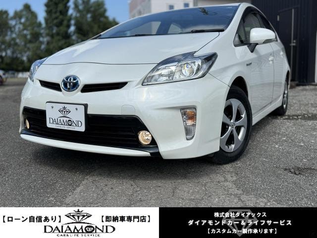 Toyota PRIUS 2014 — фото автомобиля