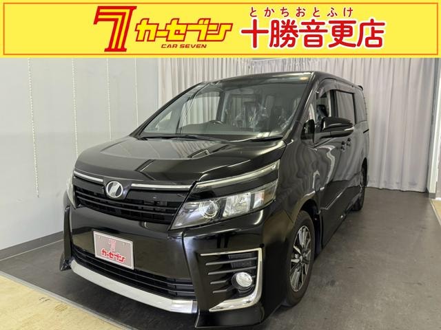 Toyota VOXY 2014 — фото автомобиля 1