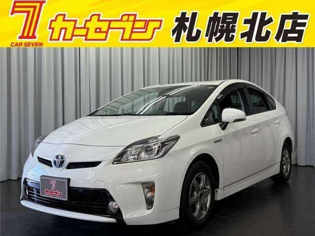 Toyota PRIUS 2015 — фото автомобиля 1