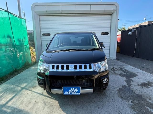 Mitsubishi DELICA D:5 2018 — фото автомобиля 1