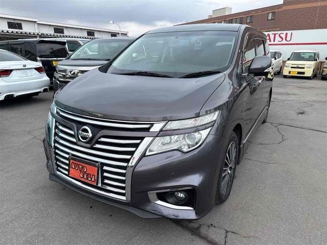 Nissan ELGRAND 2015 — фото автомобиля 1