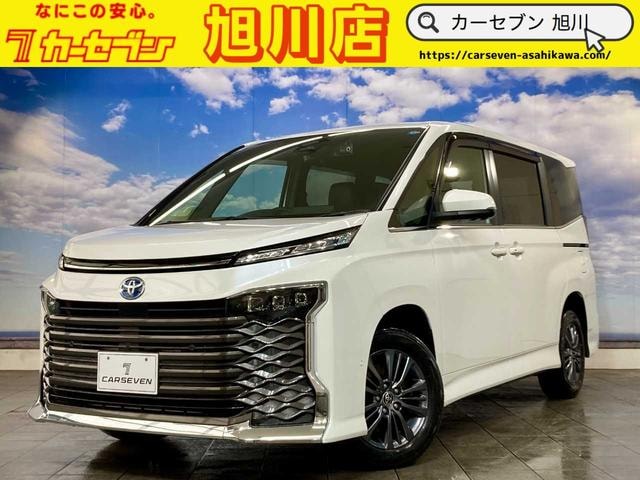 Toyota VOXY 2022 — фото автомобиля 1